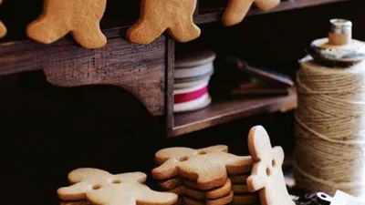 32 способи прикрасити будинок пряниками на Новий рік