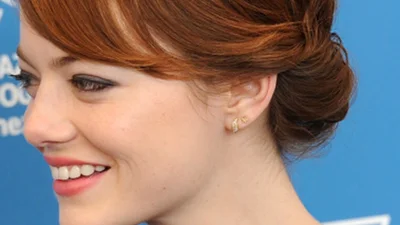 15 лучших причесок рыжей бестии Эммы Стоун