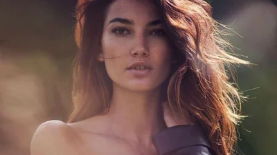 Сексуальная модель Victoria's Secret показала себя в трусах