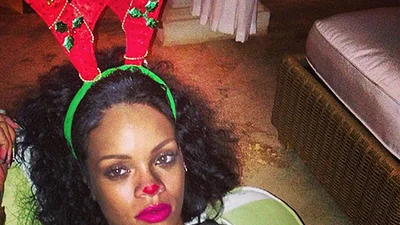 Праздничные фото звезд настраивают на новогоднее настроение