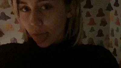 Образумилась: Майли Сайрус изменила прическу