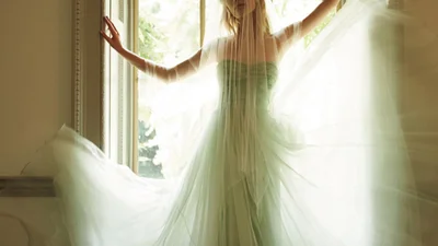 Vogue показал свадебные наряды, которые понравятся смелым девушкам
