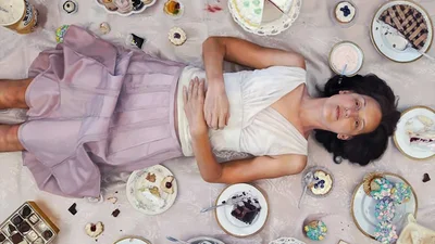 Художниця показала божевілля людей на їжі у своєму фотопроекті