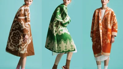 Дизайнер превратил советские одеяла в стильные пальто