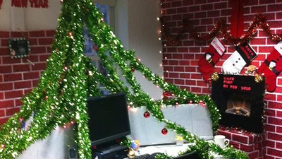 Свято на роботі: ідеї новорічного декору кабінету