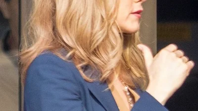 Дженнифер Энистон неожиданно сменила прическу