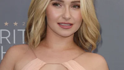 Невеста Кличко неожиданно оголила грудь