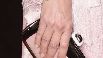 Звездный маникюр на Золотом глобусе 2016