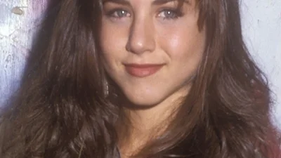 Эволюция причесок Дженнифер Энистон