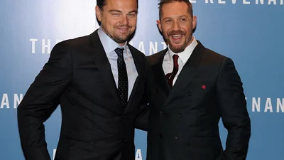 Красиві Том Гарді та Леонардо ДіКапріо на прем'єрі фільму "Той, хто вижив"