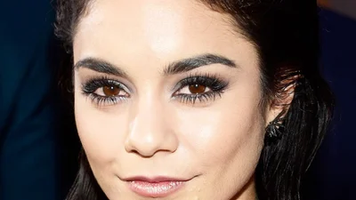 Колье-чокер - незаменимая вещь на стильной вечеринке