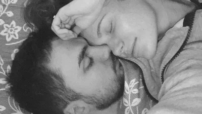 Слава из НеАнгелов купается в любви