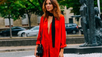 Новая фишка предстоящей весны: узкий шарф