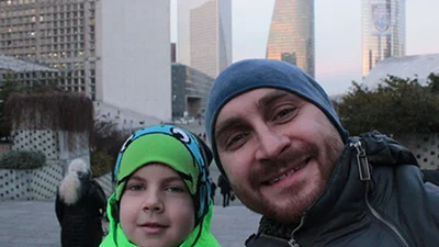 Солист из С.К.А.Й. наслаждается жизнью в Париже