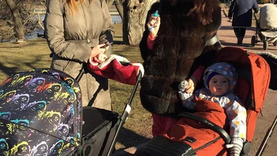 Вика и Слава из группы НеАнгелы на прогулке