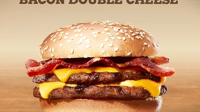 Хлопець змінив своє ім'я на Подвійний Чізбургер з Беконом