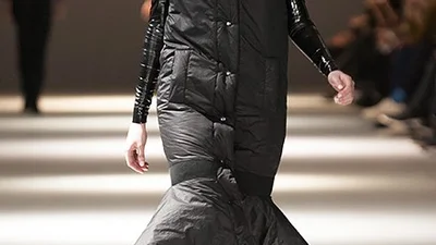 Бренд GUDU нарядил моделей в странные маски на UFW