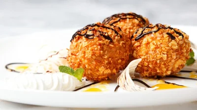 Ідеальний десерт на 8 березня: смажене морозиво