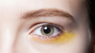 Учимся носить яркие тени в новом сезоне