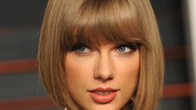 Еще короче: самые актуальные прически на примере звезд