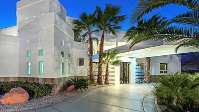 Дворцы, в которых живут самые богатые знаменитости