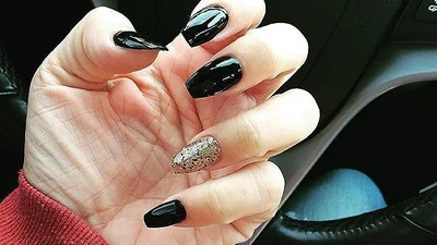 Тренд настоящей личности: квадратные кончики на ногтях