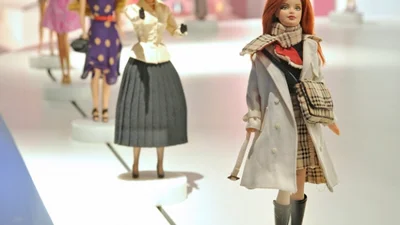 Кукла Барби завершила Неделю моды в Париже собственной выставкой