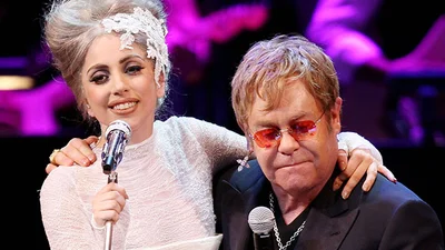 Леді Гага та Елтон Джон шокували революційною колекцією одягу