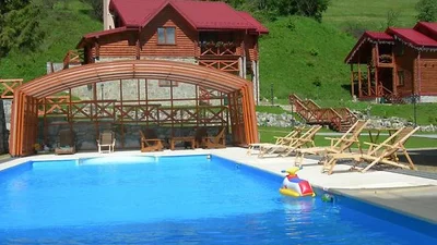 13 найкращих готелів з басейнами в Карпатах