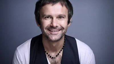 Чи справді Океан Ельзи уникає "р" в текстах через картавість Вакарчука?