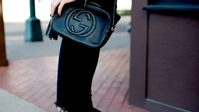 Дивно і стильно: як правильно носити взуття мюлі у новому сезоні