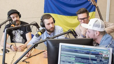 Хлопці з гурту "Клей Угрюмого" створили нову пісню в прямому ефірі