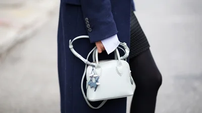 Маленькі сумочки: аксесуар, без якого неможливо уявити цю весну