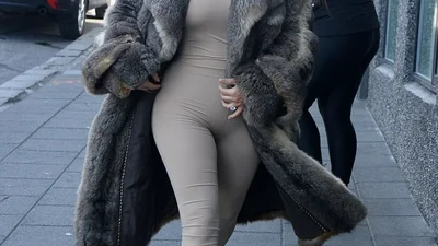 Кім Кардаш'ян вийшла на вулицю в "голому" наряді