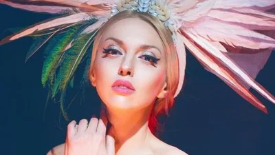 О Боже, как больно: новий пародійний кліп Олі Полякової