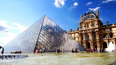 Найкрутіші музеї світу, які можна відвідати не встаючи з крісла