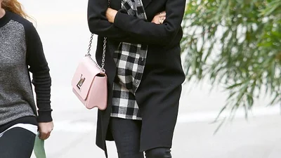 Джессіку Альбу підловили у повсякденному вбранні