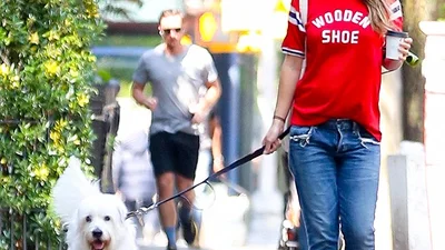 Вагітна Олівія Уайлд демонструє свій стиль для прогулянок містом