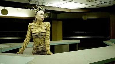 Misery: Гвен Стефані обрала несподівані образи для нового кліпу