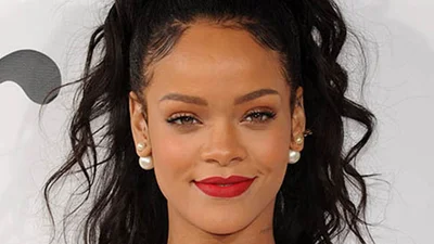 Зіркові поради: топ стильних зачісок для спекотної погоди