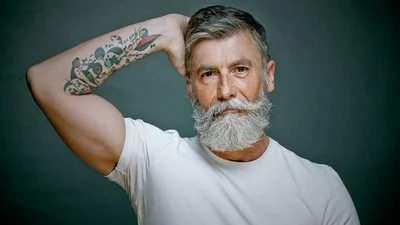 60-річний мужчина став моделлю після того, як відростив бороду