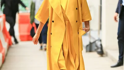 Привіт, сонце: Вікторія Бекхем вразила сонячним нарядом