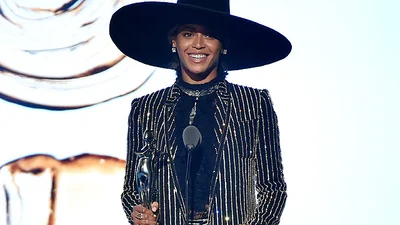 Бейонсе, Ірина Шейк та інші: чим вразили зірки на червоній доріжці