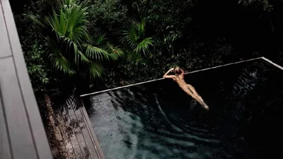 Кендіс Свейнпол позує оголена у надзвичайно сміливій фотосесії
