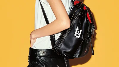Нова мега-стильна колекція сумок, присвячена Міккі Маусу