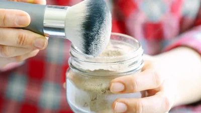Як зробити сухий шампунь в домашніх умовах