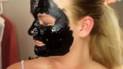 Страшний експеримент: що буде, якщо нанести на обличчя 100 шарів маски