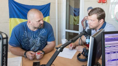 Василь Вірастюк та Сергій Конюшок влаштували словесний поєдинок у студії Люкс ФМ