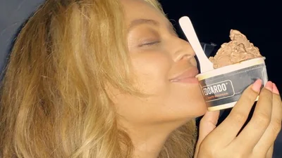 Всесвітній день шоколаду: зірки, які не можуть жити без солоденького