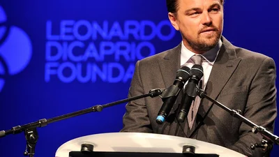 Напівоголені моделі, аукціон та Сен-Тропе: як пройшов благодійний вечір ДіКапріо